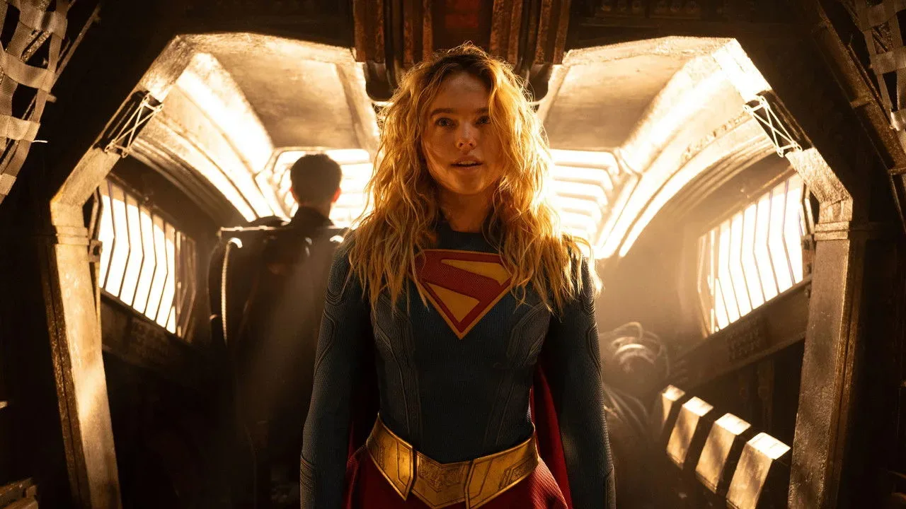 خلفية لـ Supergirl
