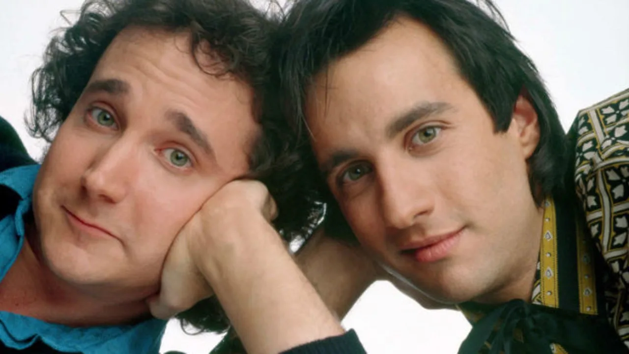 Perfect Strangers için arka plan görseli